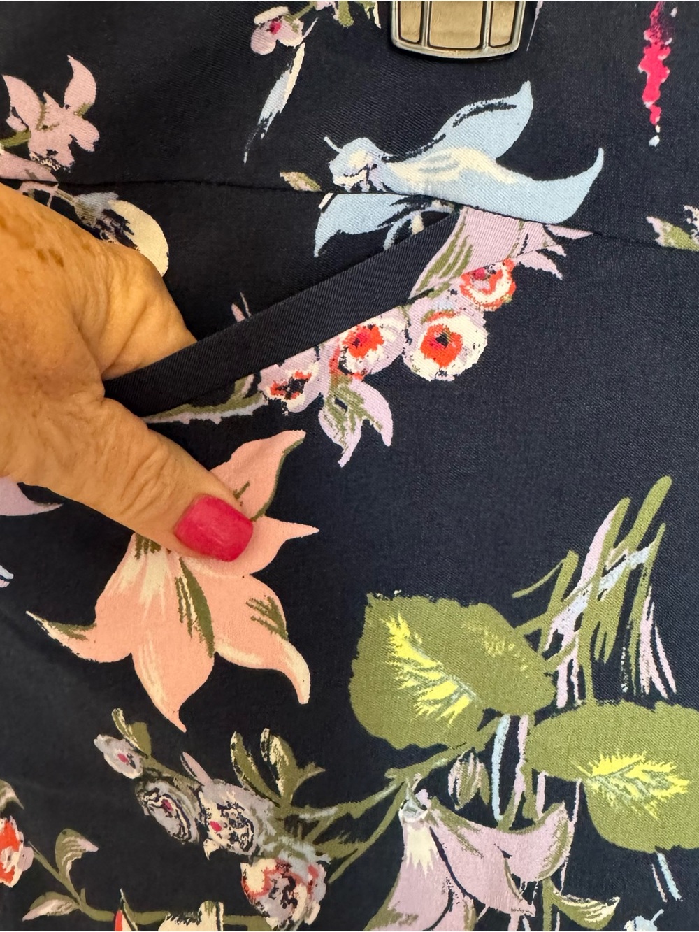 NWT  Navy Floral Pants w/Tummy Control  PLUS SIZE: 3X   #3 - Picture 4 of 11
